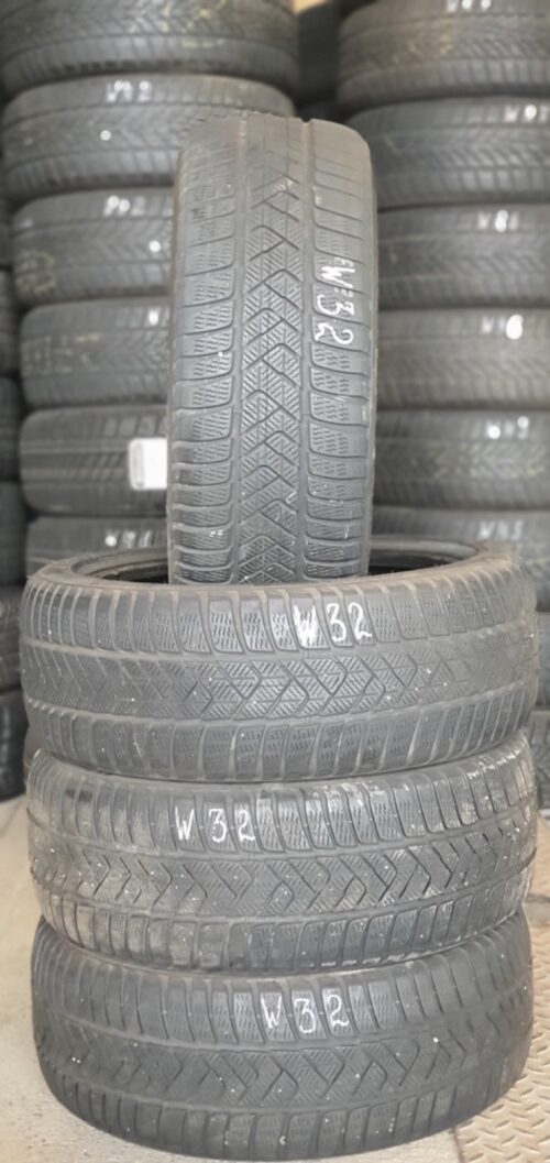 2 Winterreifen Pirelli Sottozero 3 Winter (RSC) 225/45 R18 95V Dot3419 5-6mm W32 - Image 1
