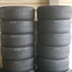 2x Winterreifen Pirelli Scorpion (RSC) 285/45 R21 113V Dot2722 4-4,5mm X145