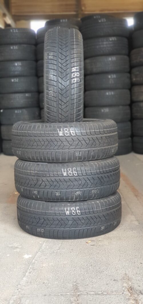 4x Winterreifen Pirelli Sottozero 3 Winter (RSC) 225/45 R19 96V Dot2520 Demo W86 - Image 1