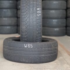 2x Winterreifen Pirelli PZero Winter MO 245/45 R19 102H Dot4223 7-7,5mm W85