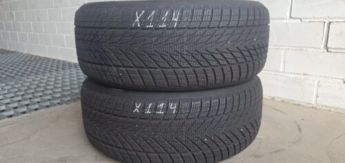 2x Winterreifen Goodyear UltraGrip 225/45 R18 95V Dot3724 5-6mm X114 - Image 1