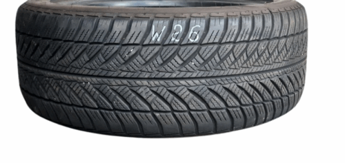 1x Winterreifen GOODYEAR ULTRAGRIP 8 245/45R18 100H (MIL)W26 DOT 4522 6,5-7mm - Image 1