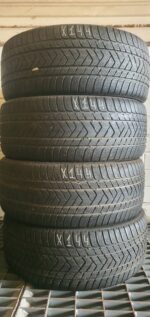 2x Winterreifen Pirelli Scorpion (RSC) 285/45 R21 113V Dot2722 4,5-5mm X144